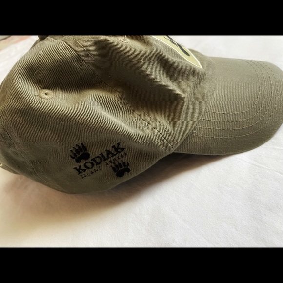 Bearpaw Ballcap - Picture 2 of 4